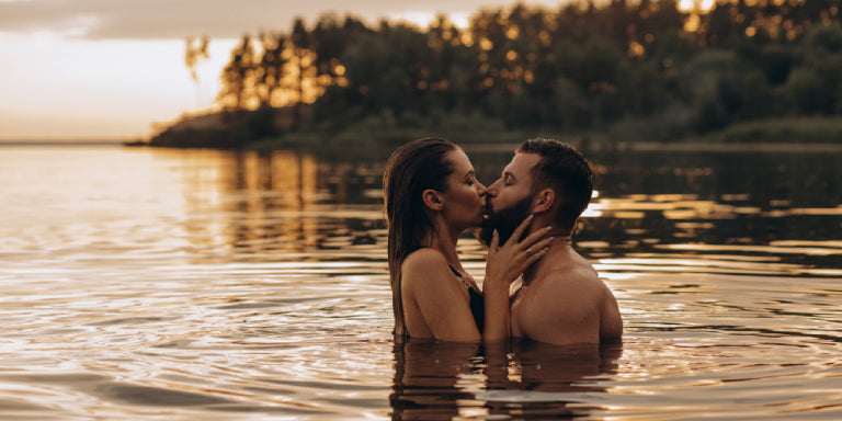 Sexe dans l'Eau : Les Plaisirs de la Douche et de la Baignoire